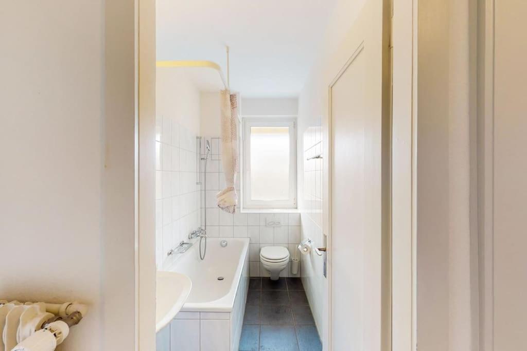 Very Spacious Studio In City Center - Parkview 4 Цюрих Экстерьер фото