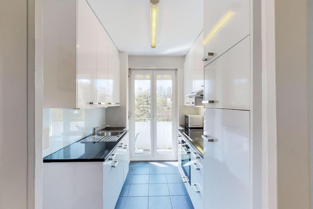 Very Spacious Studio In City Center - Parkview 4 Цюрих Экстерьер фото