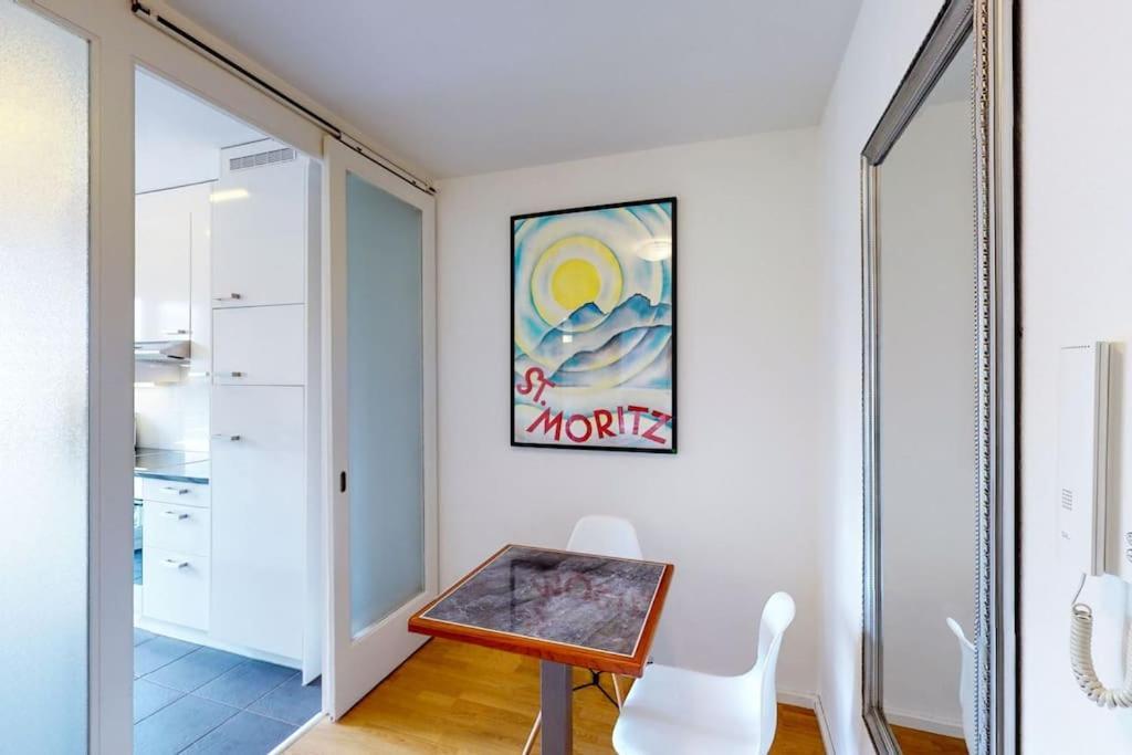 Very Spacious Studio In City Center - Parkview 4 Цюрих Экстерьер фото