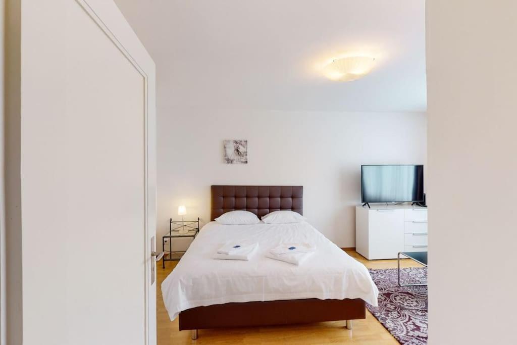 Very Spacious Studio In City Center - Parkview 4 Цюрих Экстерьер фото